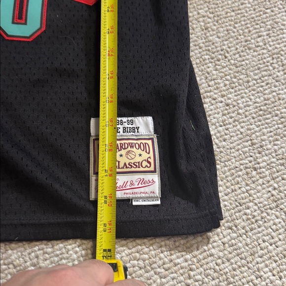 Mitchell & Ness Vancouver Grizzlies Kids Jersey - Black and Teal - Picture 3 of 6